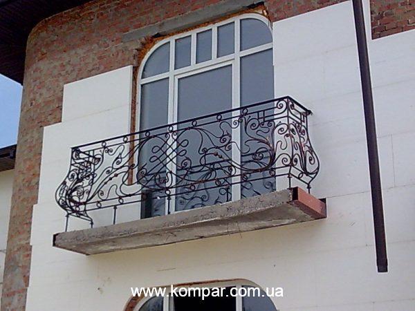 Кованые ограждения балкона